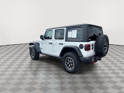 Used 2024 Jeep Wrangler Unlimited Rubicon AWD/4WD image 8