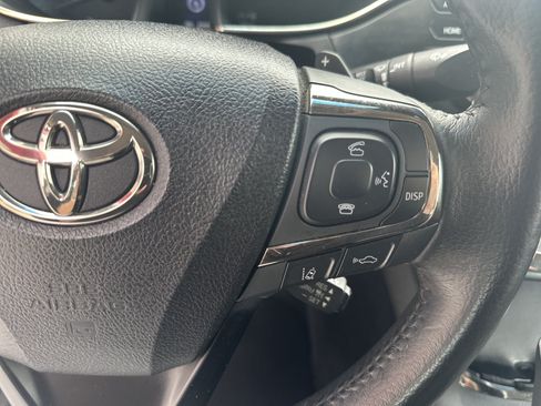 Used 2017 Toyota Avalon XLE w/ Carpet Mat Package FWD image 12