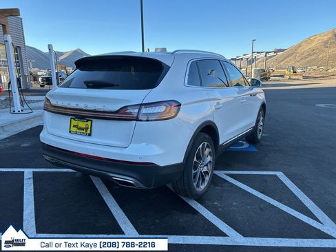 Used 2021 Lincoln Nautilus Reserve image 7