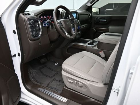 Used 2021 Chevrolet Silverado 1500 LT Trail Boss w/ Bed Protection Package AWD/4WD image 2