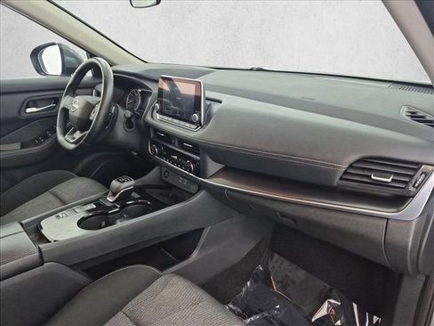 Used 2025 Nissan Rogue SV FWD image 23