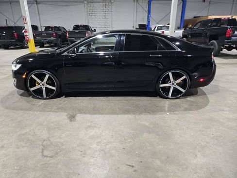 Used 2017 Lincoln MKZ Premiere FWD image 5