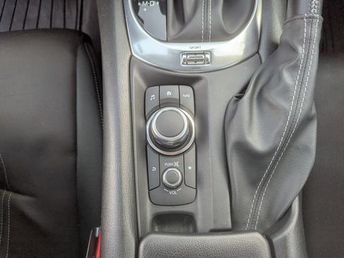Used 2021 MAZDA MX-5 Miata RF Club RWD image 25