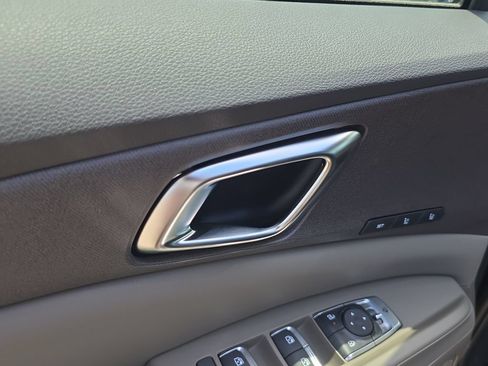 New 2026 Kia Carnival EX FWD image 19