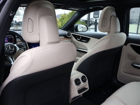 Used 2023 Mercedes-Benz C 300 4MATIC Sedan image 18