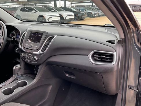 Used 2021 Chevrolet Equinox LT image 18