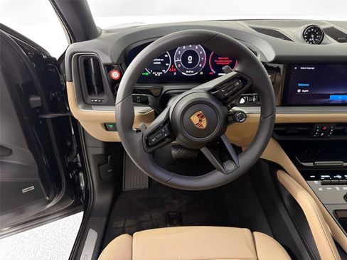 Certified 2026 Porsche Cayenne Coupe AWD/4WD image 18