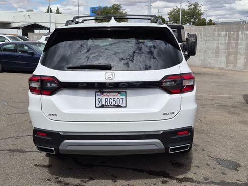 Used 2024 Honda Pilot Elite image 7