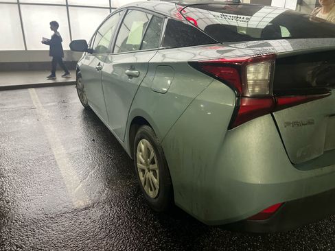 Used 2022 Toyota Prius L Eco image 13