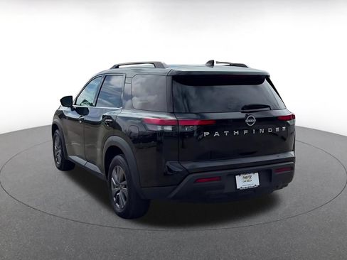 Used 2025 Nissan Pathfinder SV FWD image 9