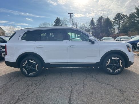 New 2025 Kia Telluride S image 4