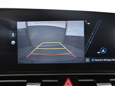 Used 2023 Hyundai Elantra SEL w/ Convenience Package FWD image 16