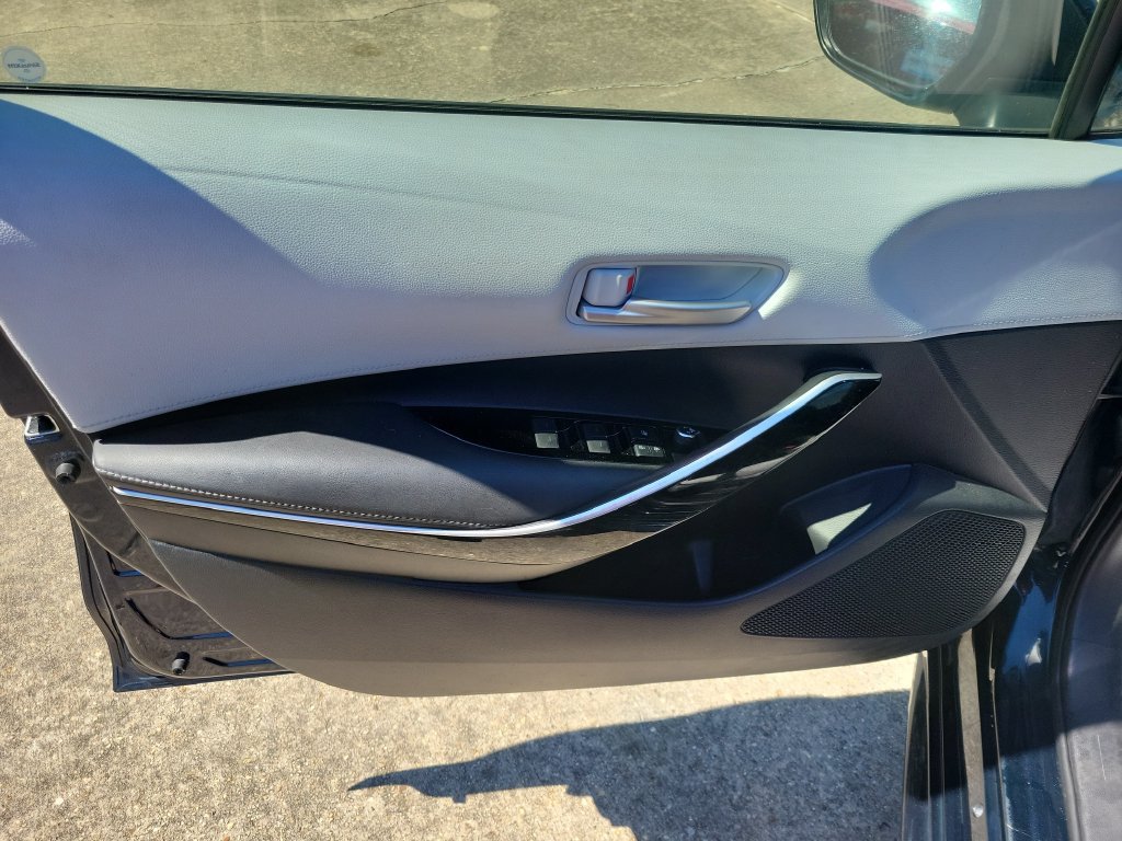 Used 2020 Toyota Corolla XSE FWD image 12