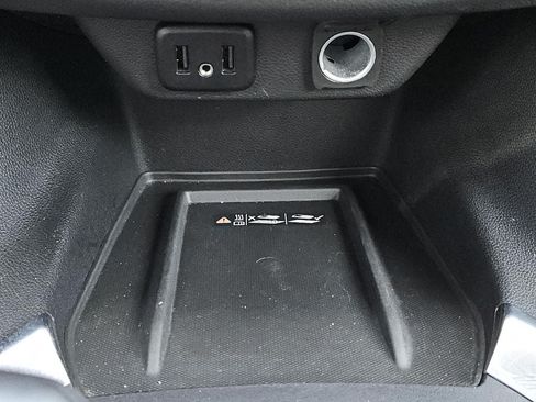 Used 2022 Chevrolet Traverse LT w/ LPO, Floor Liner Package FWD image 18