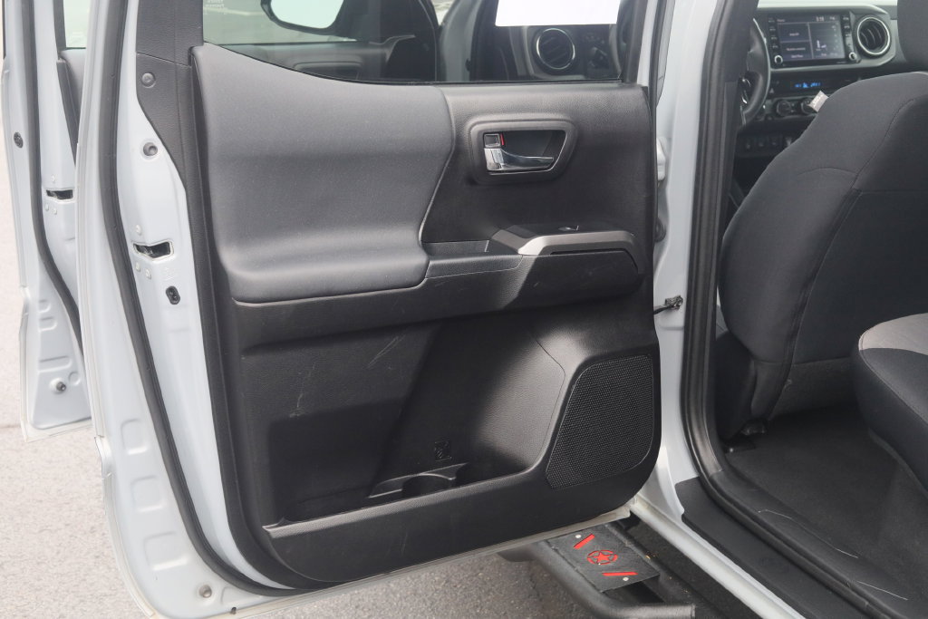 Used 2021 Toyota Tacoma TRD Sport w/ Technology Package AWD/4WD image 25