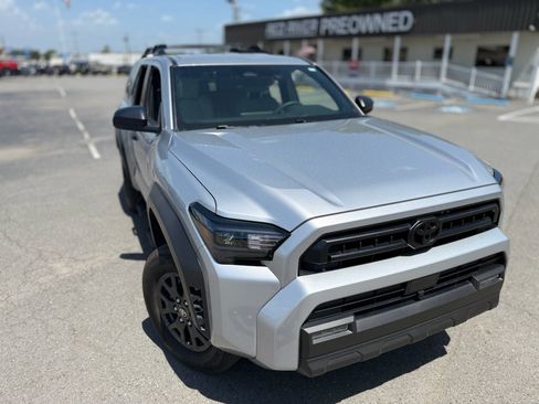 Used 2025 Toyota 4Runner SR5 RWD image 13