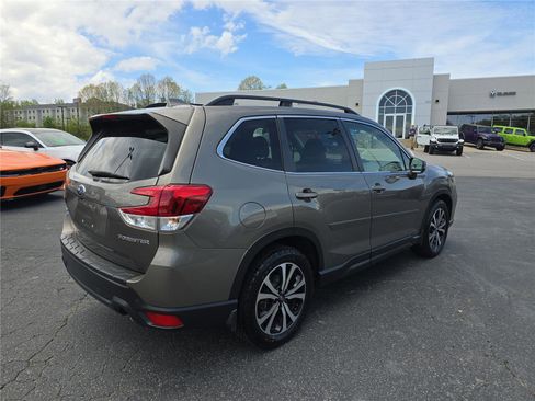 Used 2020 Subaru Forester Limited image 3