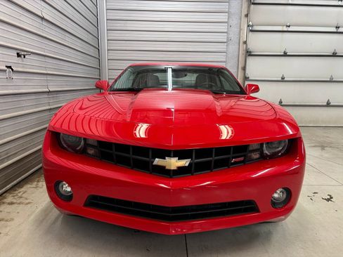 Used 2010 Chevrolet Camaro LT RWD image 2