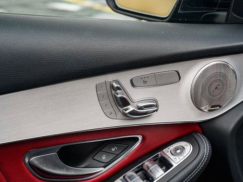 Used 2021 Mercedes-Benz GLC 300 4MATIC image 10