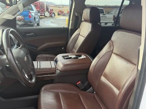 Used 2019 Chevrolet Suburban Premier image 12