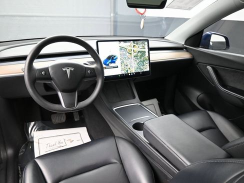 Used 2021 Tesla Model Y Long Range image 9
