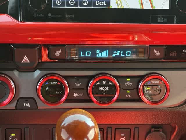 Used 2017 Toyota Tacoma TRD Sport w/ Premium & Technology Package AWD/4WD image 15