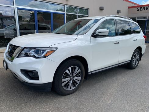 Used 2018 Nissan Pathfinder SL AWD/4WD image 1