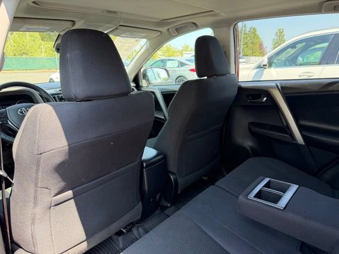 Used 2018 Toyota RAV4 XLE AWD/4WD image 30