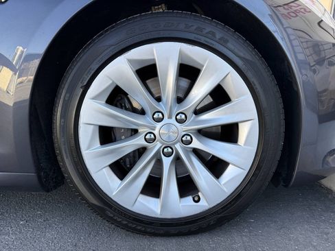 Used 2018 Tesla Model S 75D AWD/4WD image 30