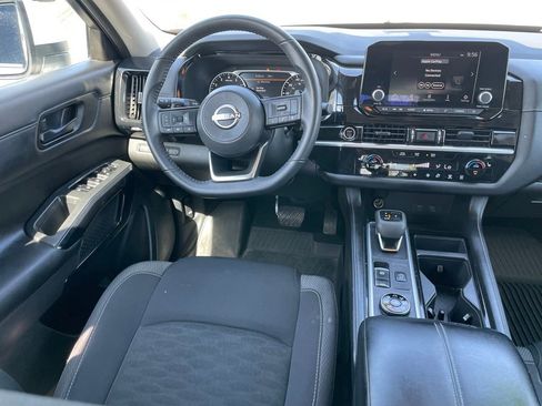 Certified 2023 Nissan Pathfinder SV w/ SV Premium Package AWD/4WD image 9