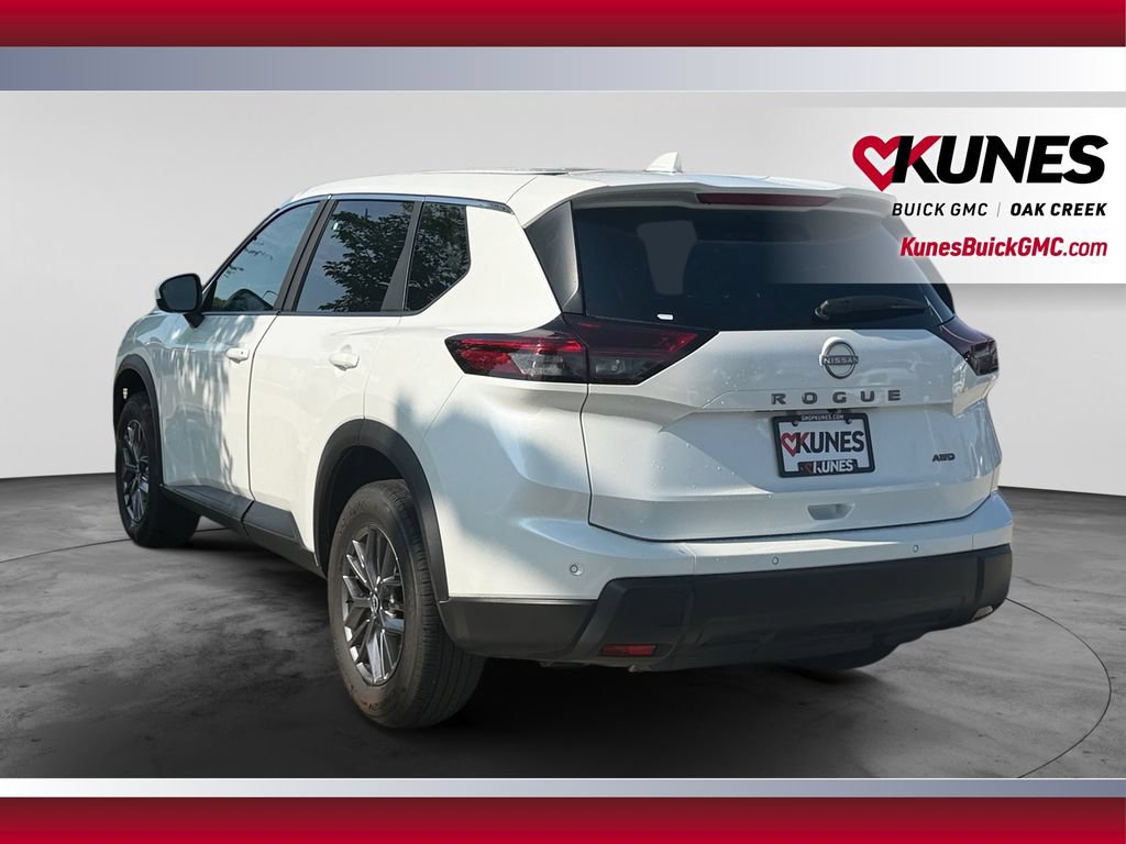 Used 2026 Nissan Rogue SV AWD/4WD image 8