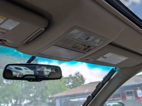 Used 2009 Toyota Highlander Limited FWD image 35