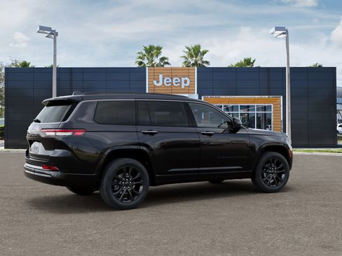 New 2026 Jeep Grand Cherokee L Limited AWD/4WD image 4