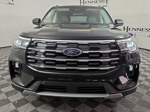 Used 2026 Ford Explorer Active w/ Active Comfort Package RWD image 2
