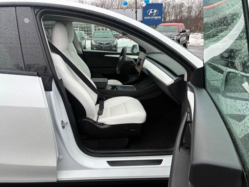 Used 2022 Tesla Model Y Performance image 18
