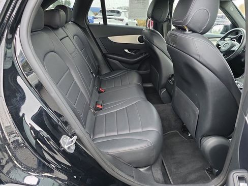 Used 2019 Mercedes-Benz GLC 300 4MATIC image 29