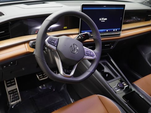 New 2026 Volkswagen Tiguan SEL R-Line image 6