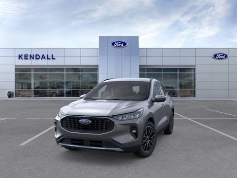 Used 2025 Ford Escape SE FWD image 2