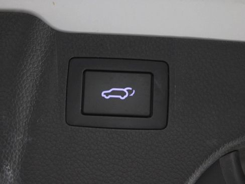 Used 2017 Hyundai Santa Fe Sport FWD image 17