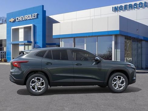 New 2026 Chevrolet Trax LS w/ LS Convenience Package FWD image 5