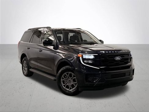Used 2025 Ford Expedition Active AWD/4WD image 7