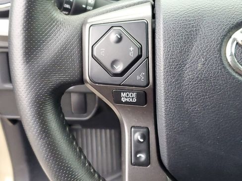 Used 2017 Toyota Tacoma SR5 image 10