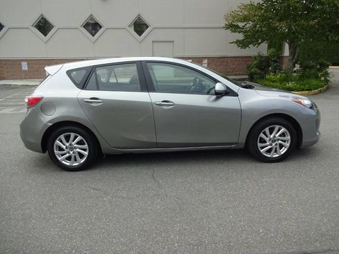 Used 2013 MAZDA MAZDA3 i Touring FWD image 2