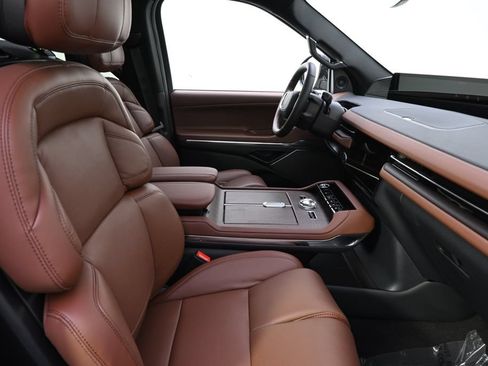 New 2026 Lincoln Navigator L Reserve AWD/4WD image 16