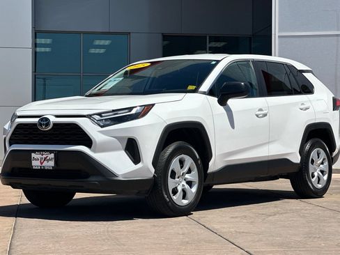 Used 2025 Toyota RAV4 LE AWD/4WD image 8