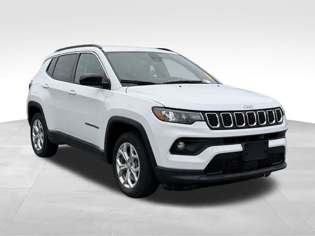 Used 2024 Jeep Compass Latitude AWD/4WD image 29