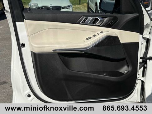 Used 2022 BMW X5 xDrive45e w/ Luxury Seating Package image 12