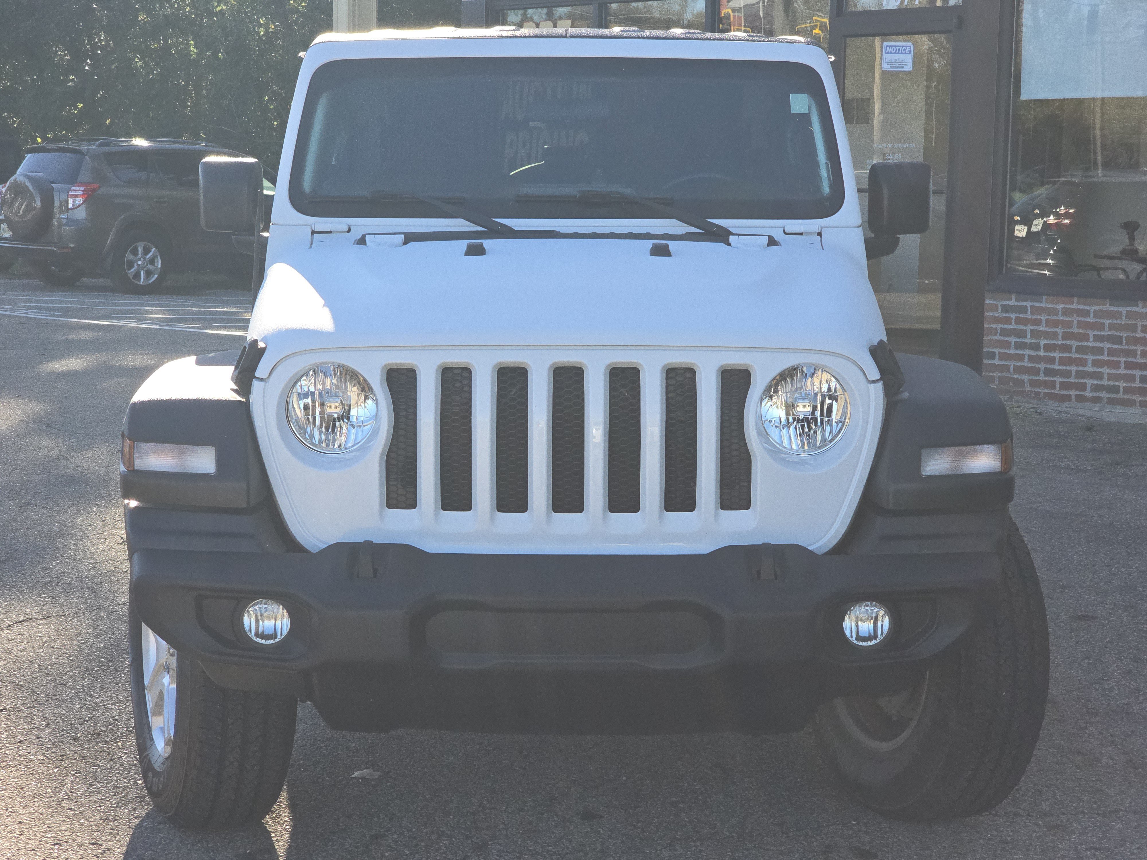 Used 2019 Jeep Wrangler Sport AWD/4WD image 2