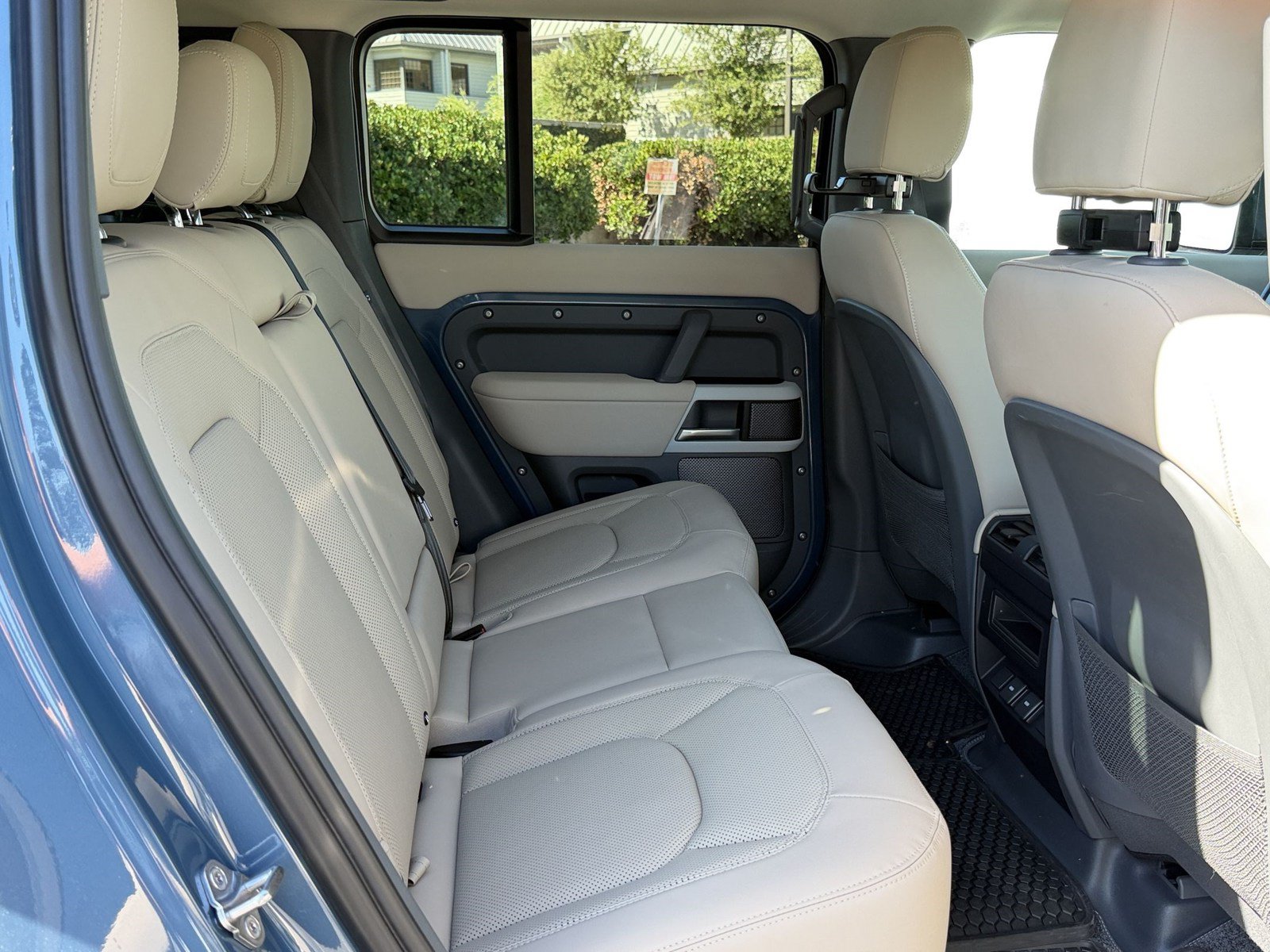 Used 2024 Land Rover Defender 110 S AWD/4WD image 31