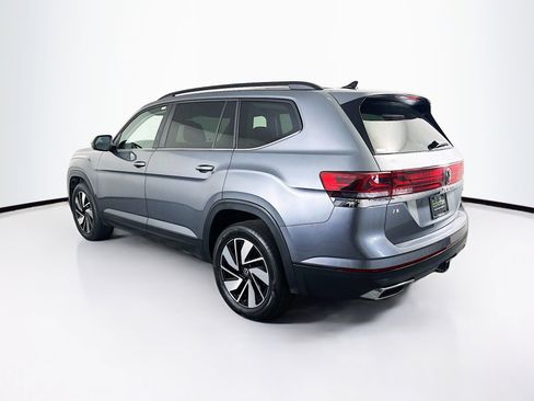 Used 2025 Volkswagen Atlas SE image 5